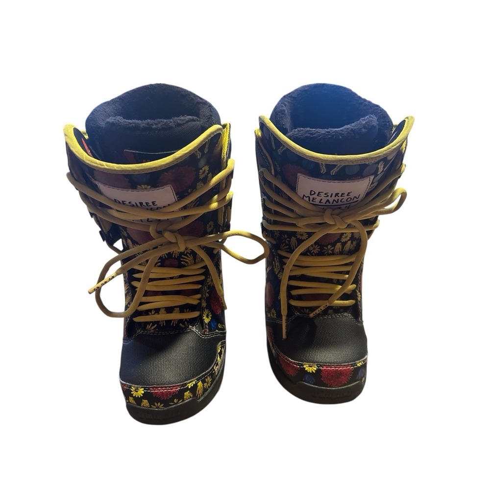 Thirty Two Lashed Desiree‎ Melancon Woman's Sz 6 FloralSnow Boots Yellow Laces